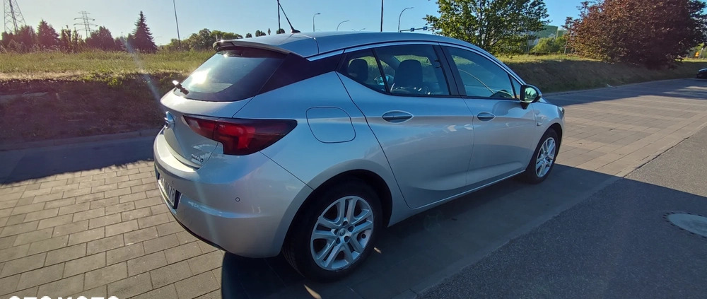 Opel Astra cena 50700 przebieg: 94400, rok produkcji 2016 z Łódź małe 137